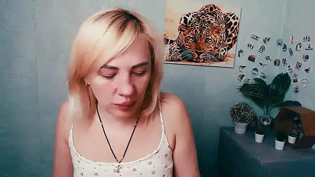 EmmaCat  online show from March 2026 06:10:01 AM