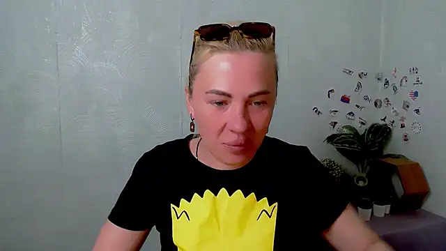 EmmaCat  online show from May 2026 04:20:02 AM