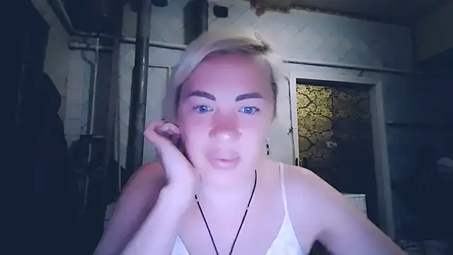 EmmaCat  online show from May 2026 02:19:02 AM