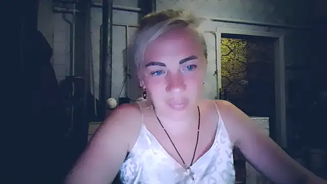 EmmaCat  online show from May 2026 06:47:02 PM