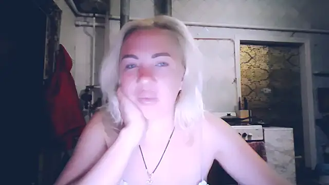 EmmaCat  online show from May 2026 08:38:01 PM