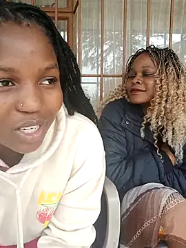 Snapshot of BlondieBitch chatting on March 2026 09:55:02 AM BlondieBitch online show from March 2026 09:55:02 AM