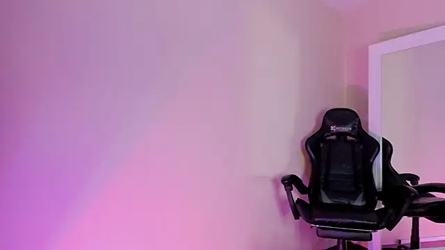 Snapshot of chiky_williams chatting on September 2025 12:39:01 PM chiky williams online show from September 2025 12:39:01 PM