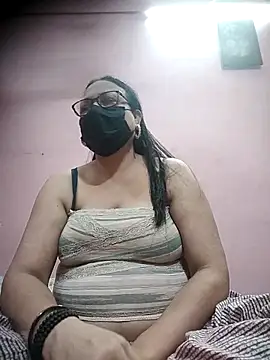 Snapshot of thehotlady chatting on September 2025 05:12:01 AM thehotlady online show from September 2025 05:12:01 AM