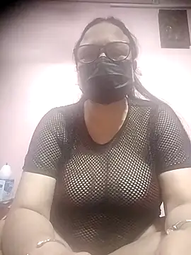 Snapshot of thehotlady chatting on October 2025 06:37:02 AM thehotlady online show from October 2025 06:37:02 AM