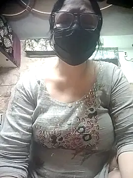 Snapshot of thehotlady chatting on February 2026 07:01:02 PM thehotlady online show from February 2026 07:01:02 PM