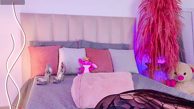 sofiawalker online show from September 2025 07:27:02 PM