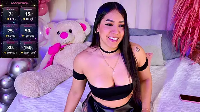 sofiawalker online show from October 2025 04:41:01 PM