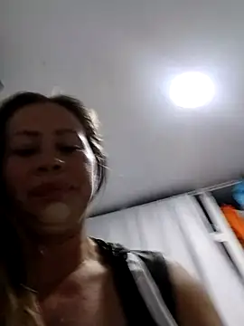 LaraCaliente online show from November 2025 03:16:02 AM