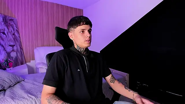 Snapshot of Declan-Fox chatting on September 2025 03:43:02 AM Declan-Fox online show from September 2025 03:43:02 AM