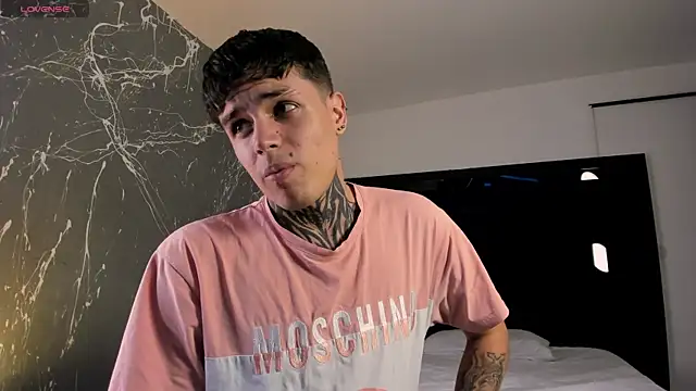 Snapshot of Declan-Fox chatting on October 2025 04:13:01 AM Declan-Fox online show from October 2025 04:13:01 AM