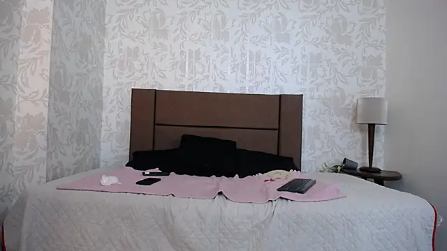 Ava Raye online show from May 2026 06:48:02 PM