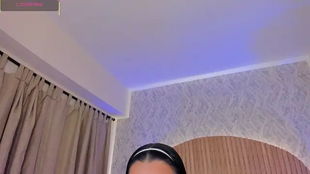 Sophiie Belle online show from October 2025 01:22:01 PM