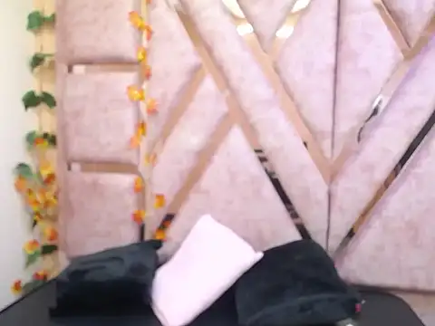 Snapshot of Zoe_Browns_ chatting on November 2025 03:20:02 AM Zoe Browns online show from November 2025 03:20:02 AM