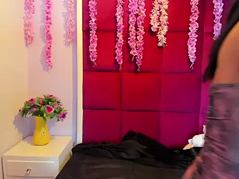 Snapshot of Zoe_Browns_ chatting on November 2025 02:44:01 AM Zoe Browns online show from November 2025 02:44:01 AM