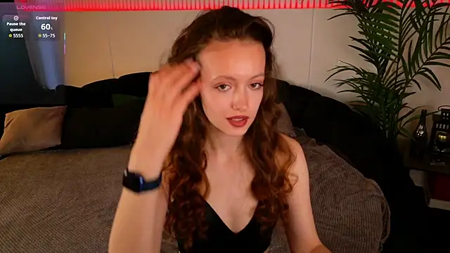 Snapshot of SallyPinkman chatting on November 2025 10:26:01 AM SallyPinkman online show from November 2025 10:26:01 AM