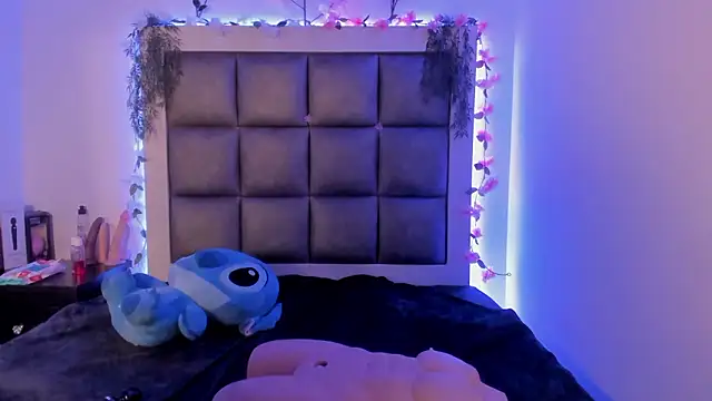 abbiecollins js online show from February 2026 04:30:02 AM