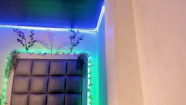 abbiecollins js online show from April 2026 04:07:01 AM