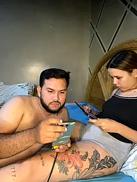 Snapshot of coupleyys chatting on November 2025 02:10:01 AM coupleyys online show from November 2025 02:10:01 AM