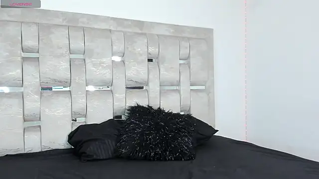 Snapshot of Charlotte_256 chatting on October 2025 12:17:01 PM Charlotte 256 online show from October 2025 12:17:01 PM