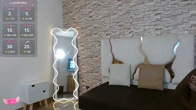 NANAKY TAY online show from October 2025 12:02:02 PM