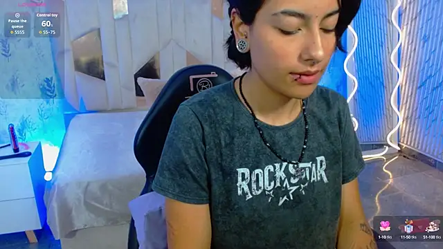 DAKOTA TAY1 online show from September 2025 11:57:01 AM