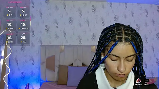 DAKOTA TAY1 online show from October 2025 12:02:01 PM