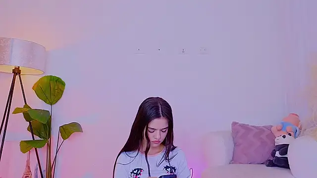 Snapshot of violetssweet chatting on October 2025 01:14:02 AM violetssweet online show from October 2025 01:14:02 AM