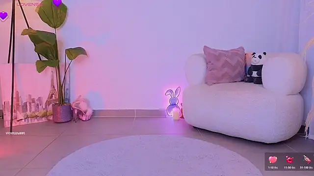 Snapshot of violetssweet chatting on October 2025 01:03:01 AM violetssweet online show from October 2025 01:03:01 AM