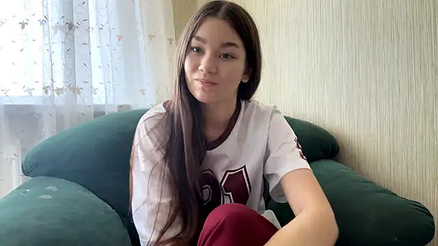 Snapshot of Cuteviola chatting on October 2025 03:29:01 AM Cuteviola online show from October 2025 03:29:01 AM