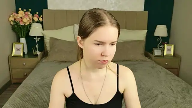 Snapshot of Alida_Brice chatting on November 2025 05:51:01 AM Alida Brice online show from November 2025 05:51:01 AM