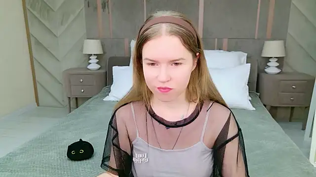 Snapshot of Alida_Brice chatting on December 2025 05:38:02 AM Alida Brice online show from December 2025 05:38:02 AM