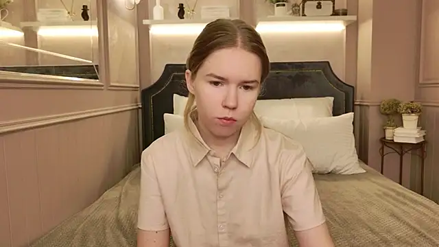 Snapshot of Alida_Brice chatting on December 2025 05:35:01 AM Alida Brice online show from December 2025 05:35:01 AM