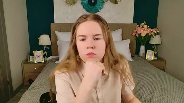 Snapshot of Alida_Brice chatting on December 2025 05:58:02 AM Alida Brice online show from December 2025 05:58:02 AM