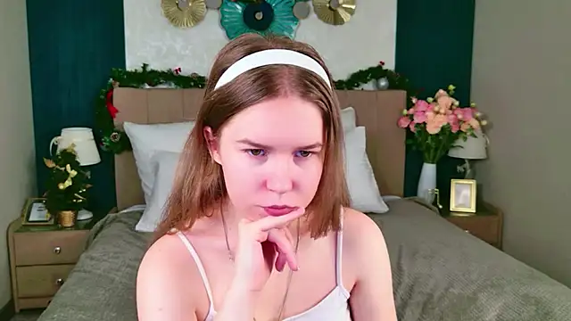 Snapshot of Alida_Brice chatting on December 2025 05:47:02 AM Alida Brice online show from December 2025 05:47:02 AM