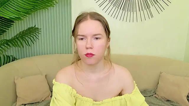 Snapshot of Alida_Brice chatting on February 2026 06:01:02 AM Alida Brice online show from February 2026 06:01:02 AM