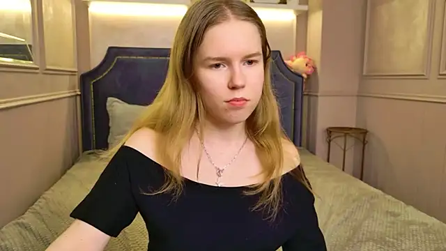 Snapshot of Alida_Brice chatting on April 2026 05:43:01 PM Alida Brice online show from April 2026 05:43:01 PM