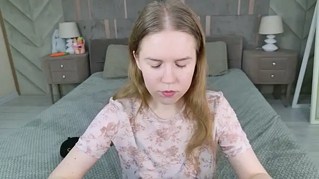 Snapshot of Alida_Brice chatting on April 2026 05:34:01 AM Alida Brice online show from April 2026 05:34:01 AM