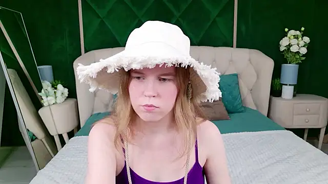Snapshot of Alida_Brice chatting on May 2026 05:42:02 PM Alida Brice online show from May 2026 05:42:02 PM