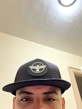 Snapshot of LeoPR00 chatting on October 2025 01:45:01 PM LeoPR00 online show from October 2025 01:45:01 PM