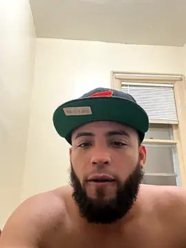 Snapshot of LeoPR00 chatting on October 2025 01:13:02 AM LeoPR00 online show from October 2025 01:13:02 AM