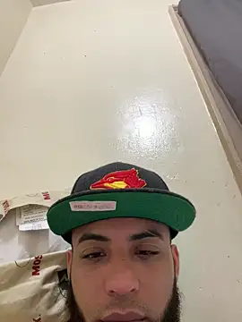 Snapshot of LeoPR00 chatting on October 2025 01:18:01 PM LeoPR00 online show from October 2025 01:18:01 PM