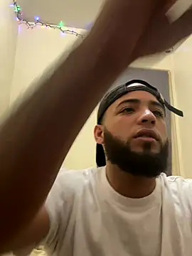 LeoPR00 online show from December 2025 06:44:02 AM