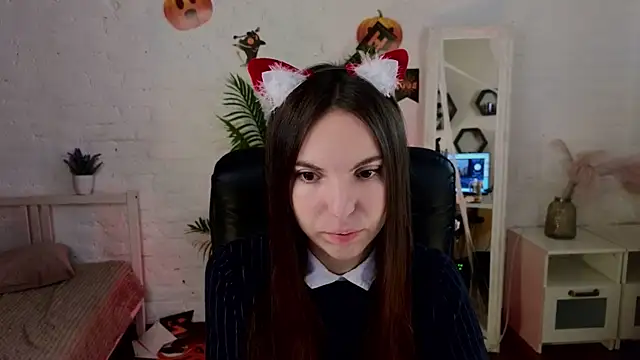 gracedonovan online show from October 2025 05:48:02 AM