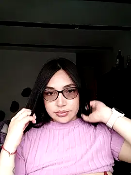 Damian and Jennifer online show from April 2026 07:52:02 PM