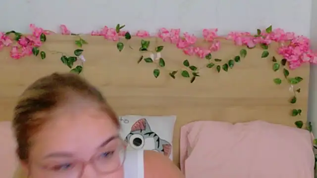 Lilith Bonheur online show from November 2025 10:52:02 PM