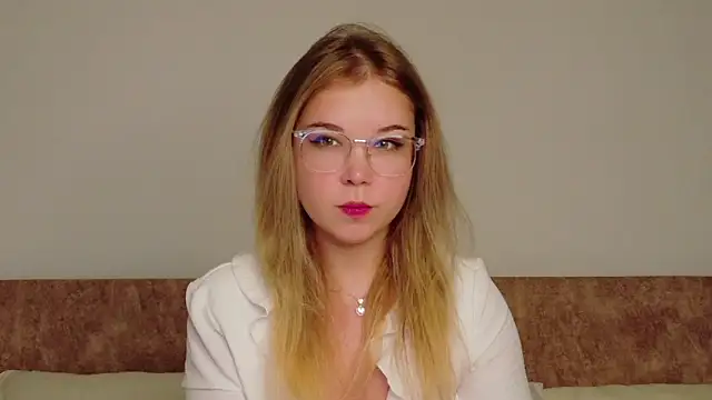 Lilith Bonheur online show from February 2026 09:09:02 PM