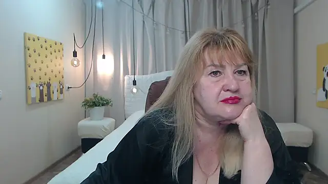 EmmaEllison online show from May 2026 06:19:02 AM