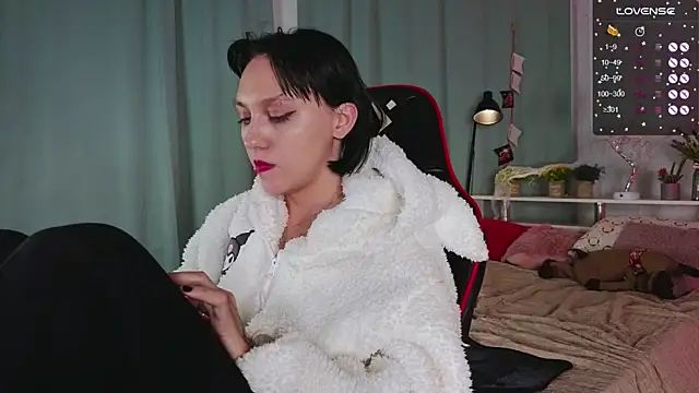 AdeliceLenoir online show from October 2025 05:46:02 PM