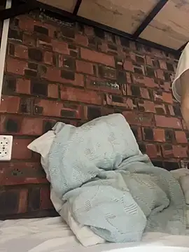 Snapshot of LAURA_LLL chatting on November 2025 07:41:02 PM LAURA LLL online show from November 2025 07:41:02 PM